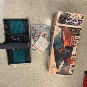 Vintage 1978 Electronic Battleship Game